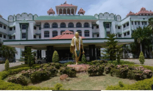 அரசு பள்ளி காலி நிலத்தை கல்வி நோக்கத்திற்கு மட்டுமே பயன்படுத்த வேண்டும் என உத்தரவிட்ட உயர்நீதிமன்ற மதுரைக் கிளை