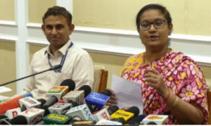 தமிழகத்தில் வெளியிடப்பட்ட வரைவு வாக்காளர் பட்டியல் தொடர்பான தகவல்களை அறிவிக்கும் தேர்தல் அதிகாரிகள்