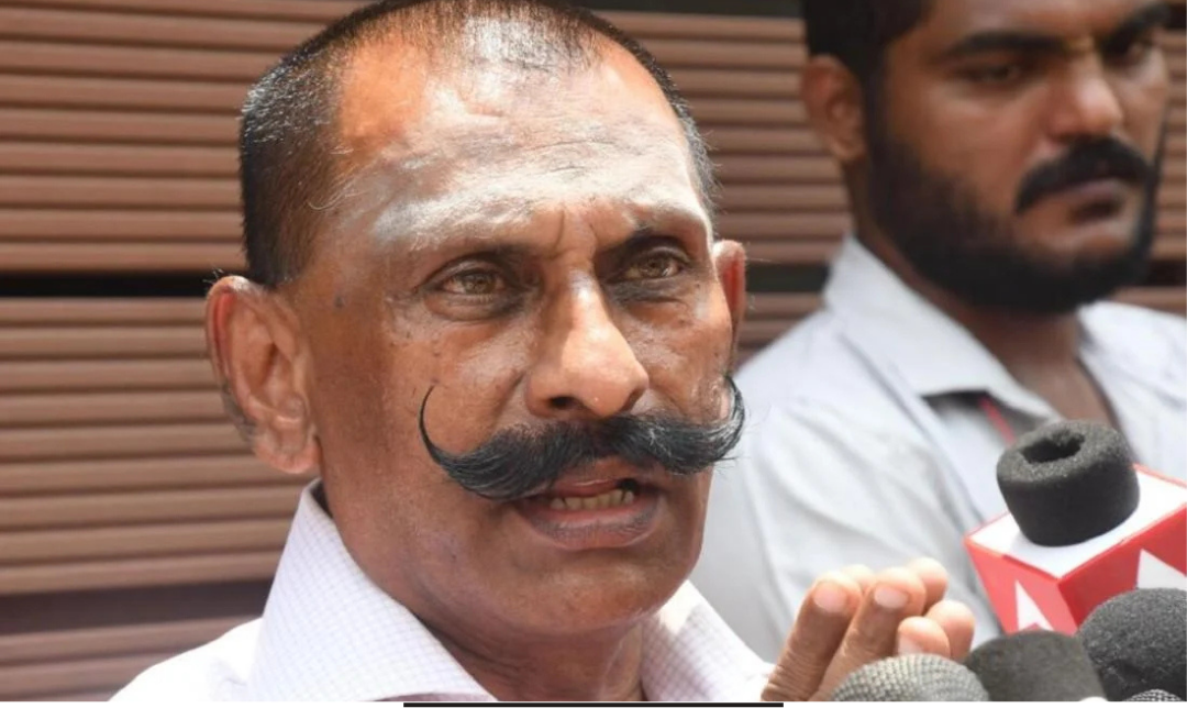 மதுரையில் பூர்ணசந்திரன் குடும்பத்தை சந்தித்து பேசிய ஓய்வுபெற்ற ஐ.ஜி. பொன் மாணிக்கவேல்