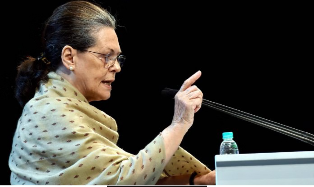 100 நாள் வேலைத் திட்டம் குறித்து வீடியோ வெளியிட்டு பேசும் காங்கிரஸ் தலைவர் சோனியா காந்தி