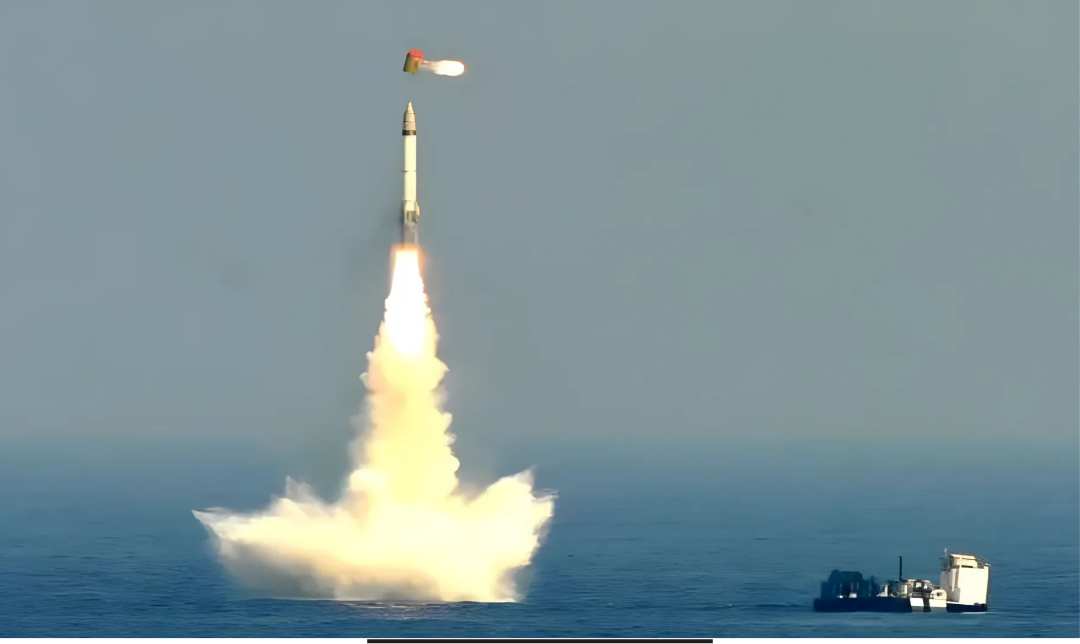 INS Arigat நீர்மூழ்கிக் கப்பலில் இருந்து சோதனை செய்யப்பட்ட கே–4 பாலிஸ்டிக் ஏவுகணை