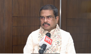 மதுரை விமான நிலையத்தில் செய்தியாளர்களிடம் பேசிய மத்திய அமைச்சர் தர்மேந்திர பிரதான்