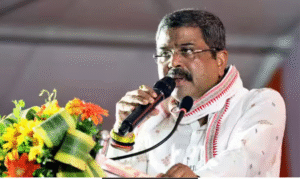 மதுரையில் செய்தியாளர்களிடம் கருத்து தெரிவித்த மத்திய கல்வி அமைச்சர் தர்மேந்திர பிரதான்