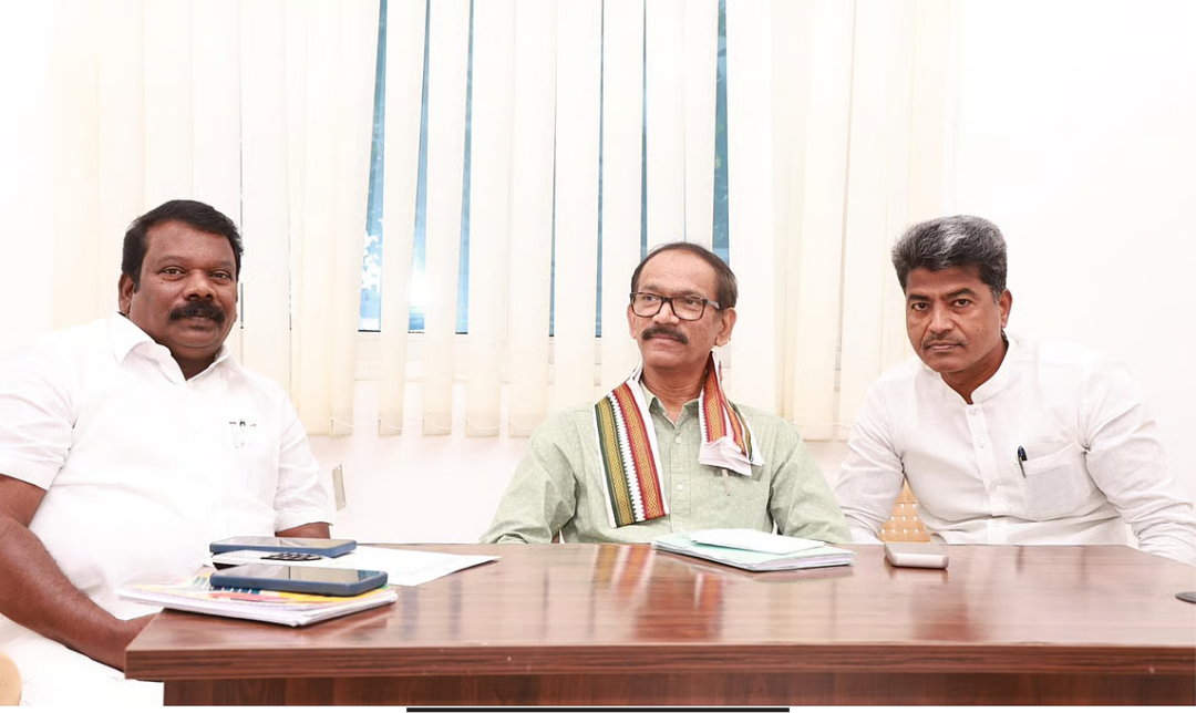 சென்னையில் செய்தியாளர்களிடம் பேசிய தமிழக காங்கிரஸ் மேலிடப்பொறுப்பாளர் கிரிஷ் சோடங்கர்