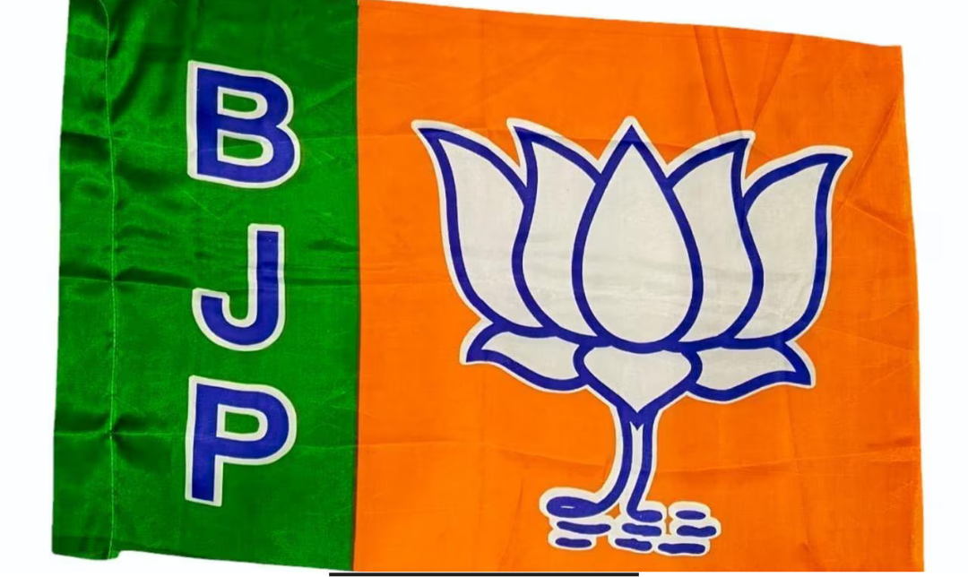 மகாராஷ்டிரா மாநகராட்சி தேர்தலுக்கு முன்பாகவே, மும்பை உட்பட 29 மாநகராட்சிகளில் 68 இடங்களில் பா.ஜ., தலைமையிலான மஹாயுதி கூட்டணி வேட்பாளர்கள் போட்டியின்றி தேர்வு செய்யப்பட்டுள்ளனர். எதிர்க்கட்சி வேட்பாளர்கள் பலர் மனுக்களை வாபஸ் பெற்றதைத் தொடர்ந்து இந்த வெற்றி அறிவிக்கப்பட்டுள்ளது.