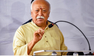 மதுராவில் நடைபெற்ற நிகழ்ச்சியில் ஹிந்து ஒற்றுமை குறித்து பேசும் ஆர்.எஸ்.எஸ். தலைவர் மோகன் பாகவத்