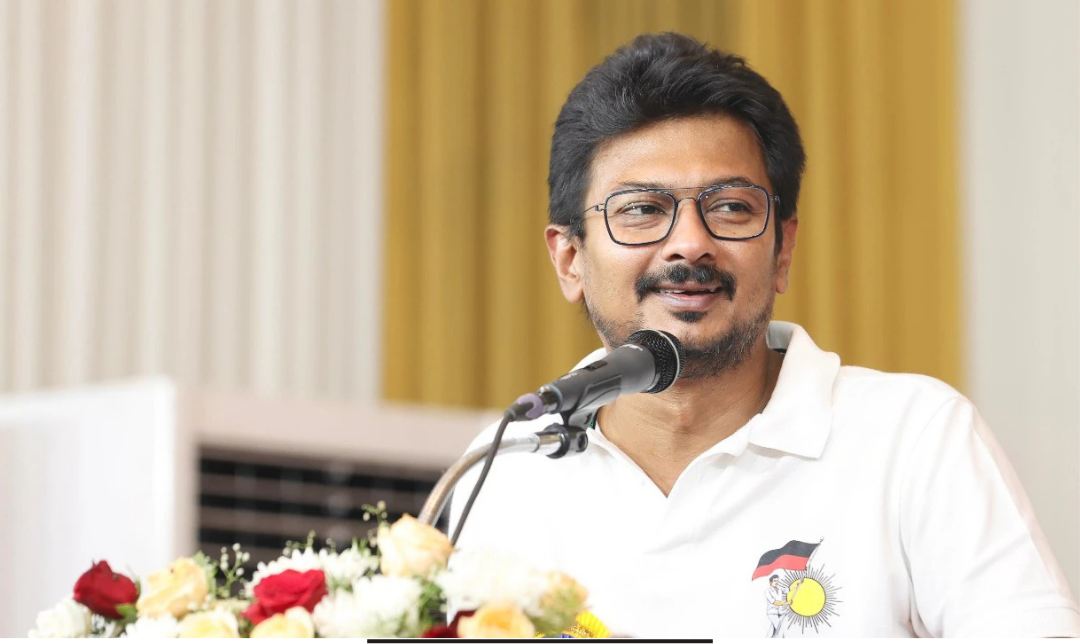 சென்னை நந்தம்பாக்கம் வர்த்தக மையத்தில் அயலகத் தமிழர் தினவிழாவில் பேசும் துணை முதல்வர் உதயநிதி