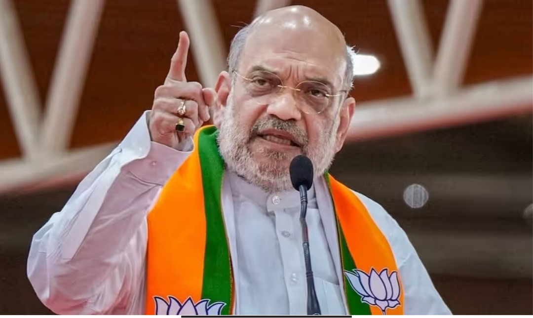 கேரளாவில் பாஜ நிர்வாகிகளிடம் உரையாற்றும் மத்திய உள்துறை அமைச்சர் அமித்ஷா