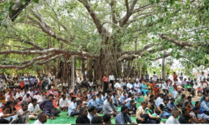 125 நாள் வேலை உறுதி திட்டம் குறித்து கோவையில் தொழிலாளர்களிடம் பேசும் பா.ஜ., தேசிய செயல் தலைவர் நிதின் நபின்