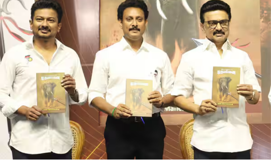 அரசுப் பள்ளிகளுக்கு விநியோகிக்கப்பட்ட பள்ளிக்கல்வித் துறை அமைச்சர் எழுதிய புத்தகம் தொடர்பான விவகாரம்.