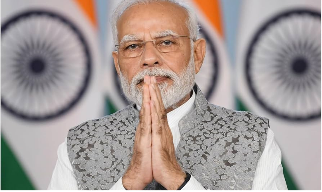 பார்லிமென்ட் வளாகத்தில் செய்தியாளர்களிடம் பேசும் பிரதமர் நரேந்திர மோடி