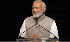 பார்லிமென்ட் வளாகத்தில் நிருபர்களிடம் பேசிய பிரதமர் நரேந்திர மோடி