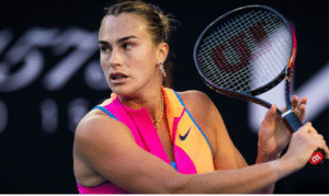 ஆஸ்திரேலியா ஓபன் பெண்கள் ஒற்றையர் முதல் சுற்று போட்டியில் விளையாடும் அரினா சபலென்கா.