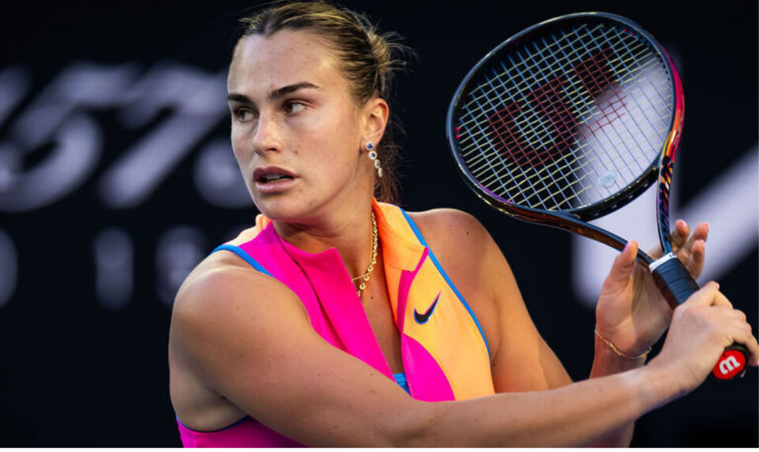 ஆஸ்திரேலியா ஓபன் பெண்கள் ஒற்றையர் முதல் சுற்று போட்டியில் விளையாடும் அரினா சபலென்கா.