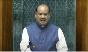 செய்தியாளர்களிடம் பேசும் லோக்சபா சபாநாயகர் ஓம் பிர்லா