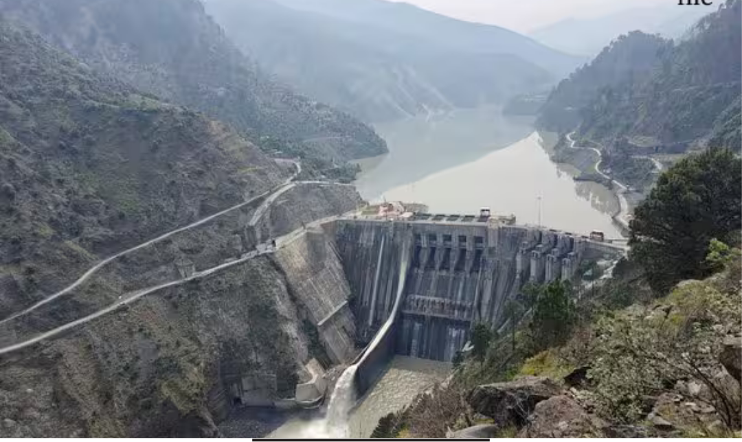 செனாப் நதி குறுக்கே இந்தியா கட்டும் நீர்மின் அணை பணிகள்