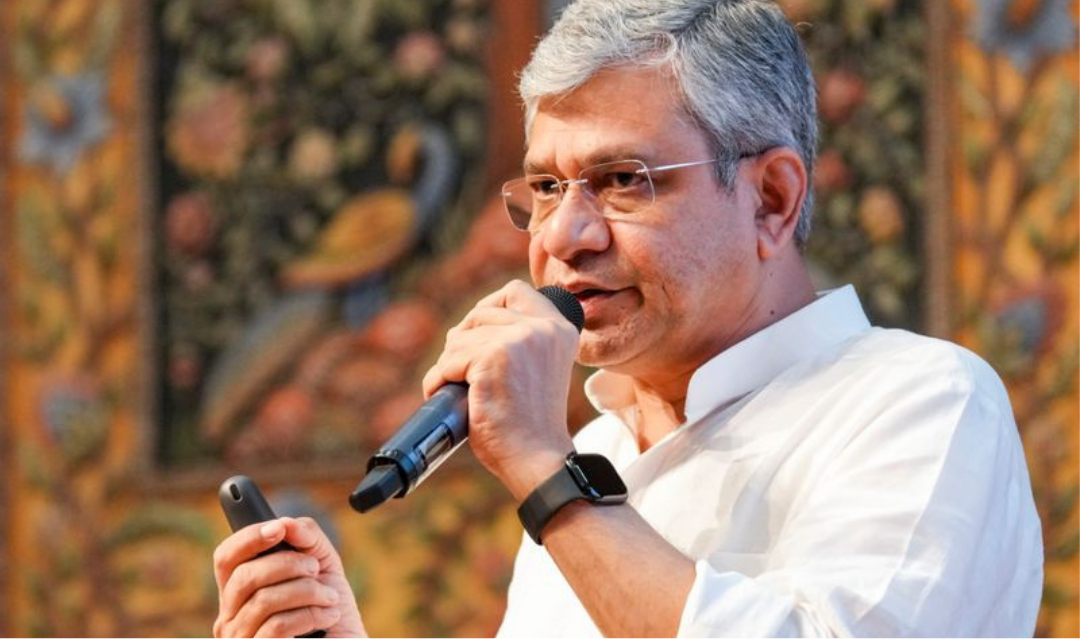 டாவோஸில் உலகப் பொருளாதார மன்ற கூட்டத்தில் பேசிய மத்திய அமைச்சர் அஸ்வினி வைஷ்ணவ்