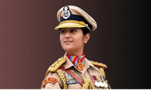 குடியரசு தின அணிவகுப்பில் சிஆர்பிஎப் ஆண்கள் படையை வழிநடத்தும் அதிகாரி சிம்ரன் பாலா