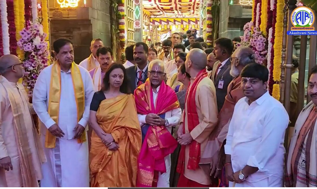 திருமலையில் வெங்கடேஸ்வர சுவாமியை தரிசித்த மொரீஷியஸ் அதிபர் தரம் கோகுல்