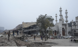 டில்லியில் போலீசார் மீது கல் வீசிய கூட்டம் – பதற்றமான நிலை