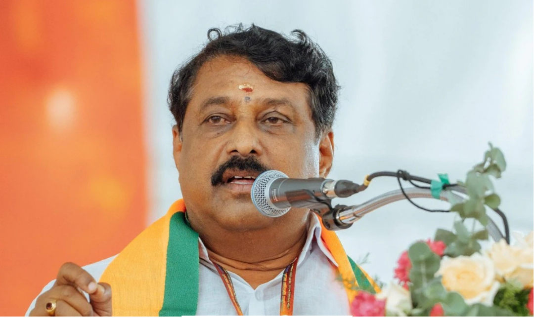 மதுரையில் பிரதமர் மோடி வரவிருக்கும் பொதுக்கூட்டம் குறித்து பாஜக மாநில தலைவர் நயினார் நாகேந்திரன் செய்தியாளர்களிடம் பேசிய காட்சி.