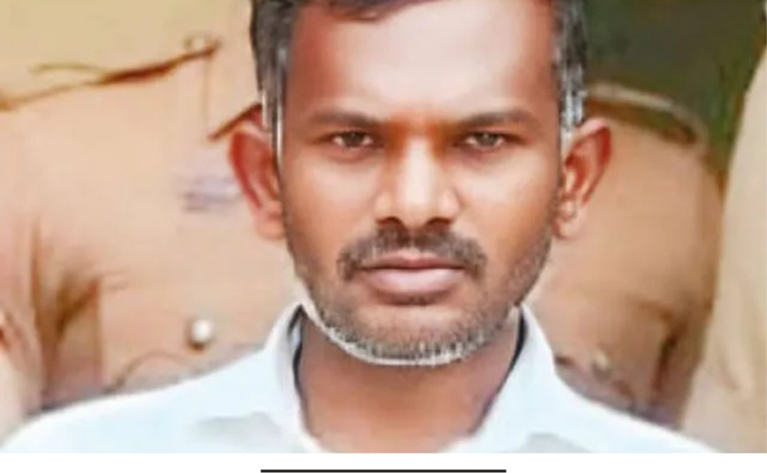 கிருஷ்ணகிரி மாவட்டத்தில் குழந்தை மரணம் தொடர்பாக விசாரணை நடத்தும் போலீசார்.