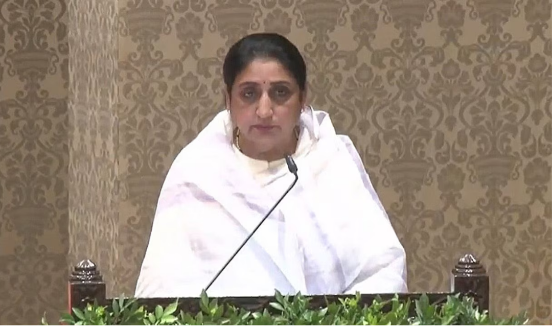 மஹாராஷ்டிரா துணை முதல்வராக பதவியேற்ற சுனேத்ரா பவார்