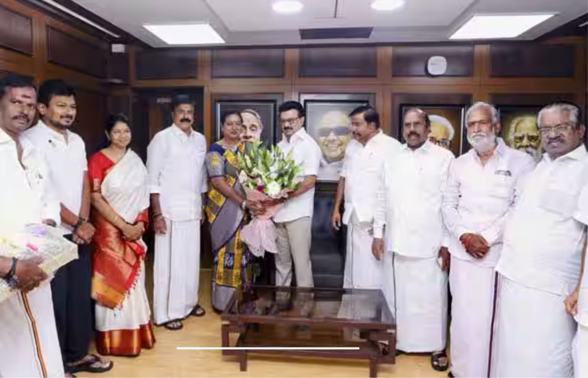 முதல்வர் ஸ்டாலின் கூட்டணி குறித்து அறிக்கை வெளியிடும் காட்சி