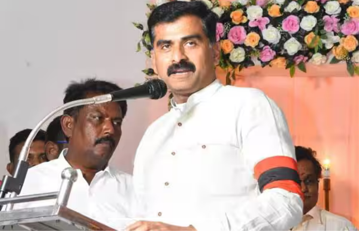 விருதுநகரில் நிகழ்ச்சியில் உரையாற்றும் துரை வைகோ