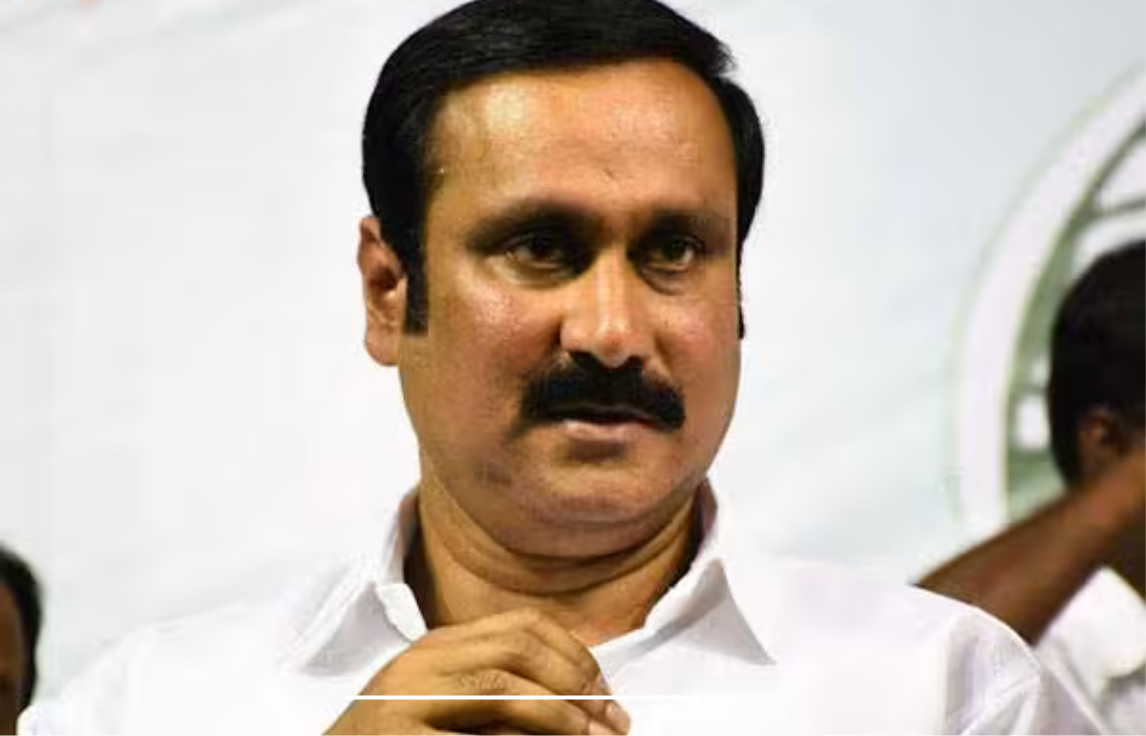 வன்னியர் உள் இடஒதுக்கீடு விவகாரம் மற்றும் சமூகநீதி குறித்த அறிக்கையில் முதல்வரை விமர்சித்த அன்புமணி தொடர்பான செய்தி காட்சி.