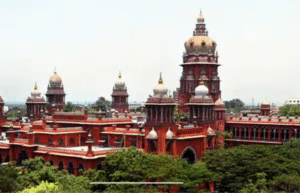 திருச்செங்கோடு குமரமங்கலத்தில் உள்ள பழமையான பொன்காளியம்மன் கோவில் வெளிப்புற தோற்றம்.