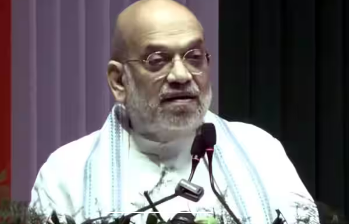 அசாம் விழாவில் துடிப்பான கிராமங்கள் திட்டம் துவக்கம் – அமித் ஷா பேச்சு, எல்லை பாதுகாப்பு மற்றும் வளர்ச்சி குறித்த அறிவிப்புகள்.