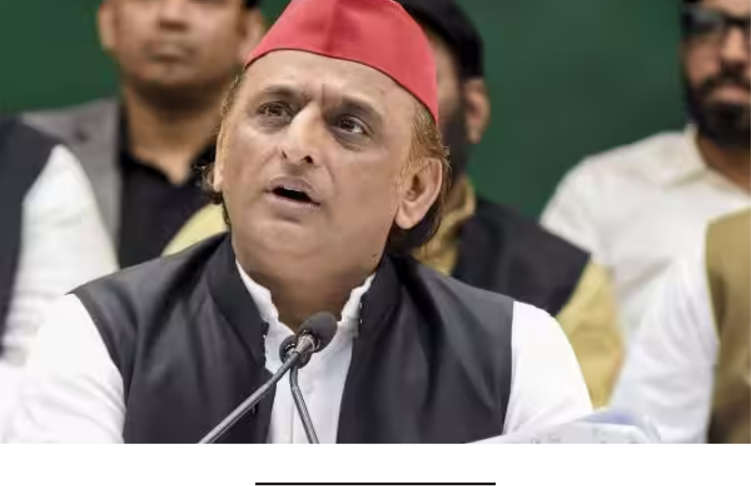 டில்லியில் நடந்த ஏஐ மாநாட்டின் போது காங்கிரஸ் இளைஞரணி போராட்டம் குறித்து அகிலேஷ் யாதவ் விமர்சனம் தெரிவித்தார்.