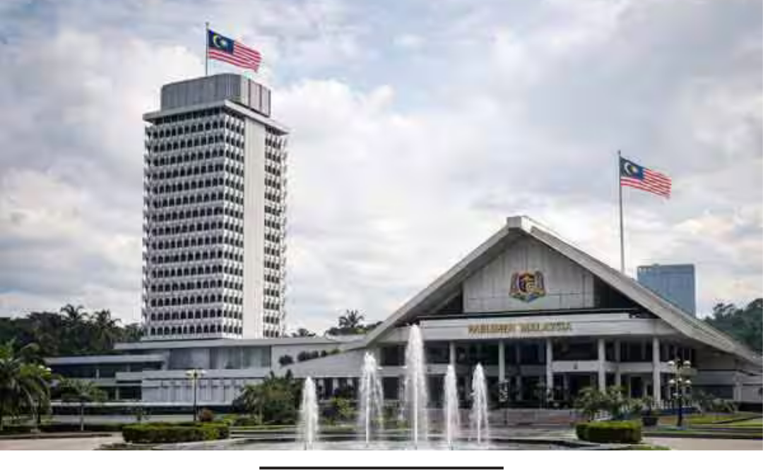 மலேசியா பார்லிமென்ட் மற்றும் பிரதமர் பதவி காலவரம்பு தொடர்பான செய்தி காட்சி