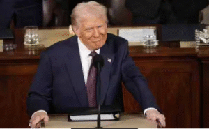 அமெரிக்க பார்லியில் உரையாற்றும் அதிபர் டிரம்ப் காட்சி