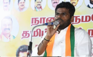 கோவையில் தெருமுனை தேர்தல் பிரசார கூட்டத்தில் உரையாற்றும் அண்ணாமலை காட்சி