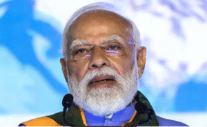 டில்லியில் நடைபெற்ற அமைச்சரவை கூட்டத்தில் பங்கேற்று ஆலோசனை நடத்தும் பிரதமர் நரேந்திர மோடி மற்றும் மத்திய அமைச்சர்கள்.