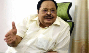 துரைமுருகன் பொதுமக்களிடம் பேசுகிறார்