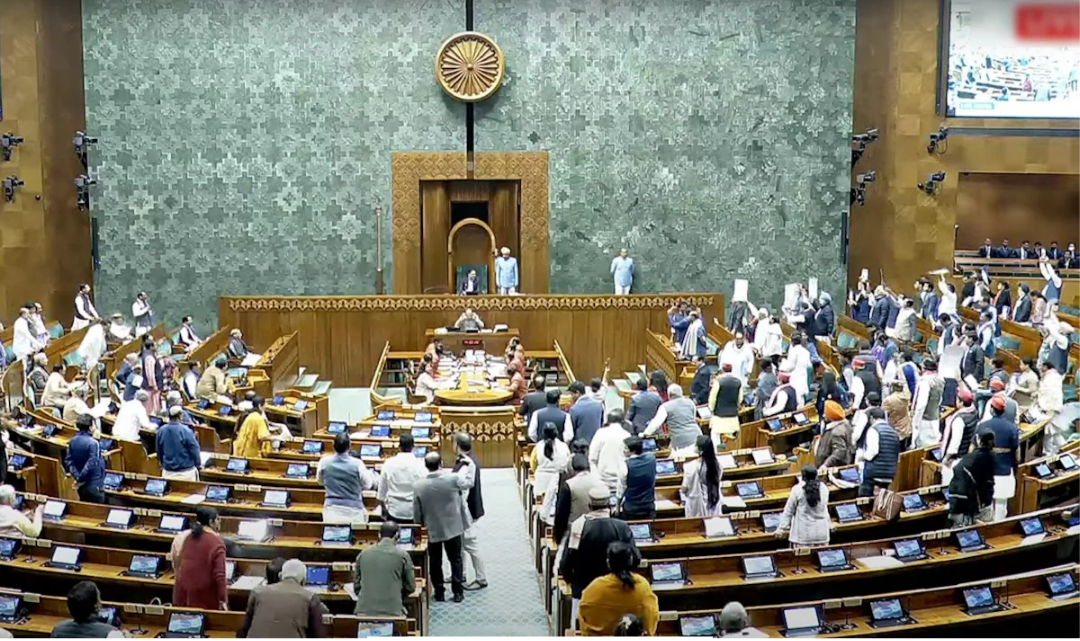 பார்லிமென்ட் பட்ஜெட் கூட்டத்தொடரில் அமளியால் ஒத்திவைக்கப்பட்ட லோக்சபா