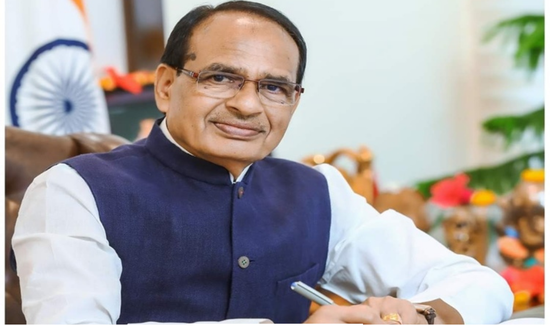 மத்திய விவசாயத்துறை அமைச்சர் சிவராஜ் சிங் சவுகான் — அமெரிக்கா வர்த்தக ஒப்பந்தத்தில் விவசாயிகளின் நலனில் சமரசமில்லை என விளக்குகிறார்.