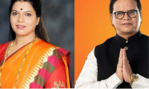 மும்பை மாநகராட்சியின் புதிய மேயராக பா.ஜே கவுன்சிலர் ரிது தாவ்டே நடந்து செல்கிறார்.