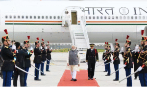 மலேசிய பிரதமர் அன்வர் இப்ராஹிமுடன் பிரதமர் நரேந்திர மோடி