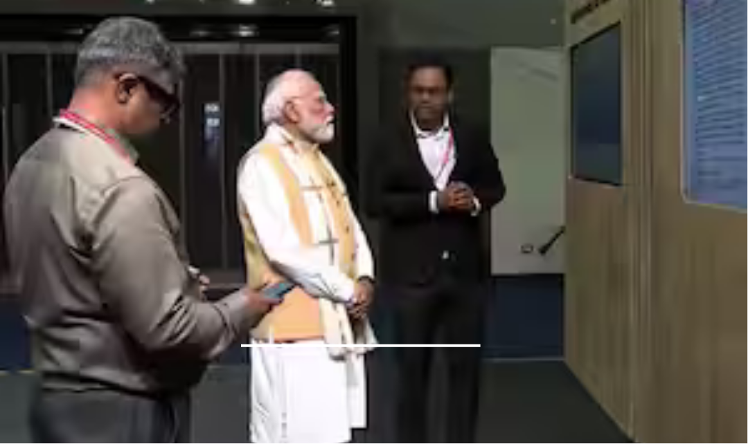 டில்லி பாரத் மண்டபத்தில் ஏஐ மாநாட்டை துவக்கி வைக்கும் பிரதமர் மோடி.