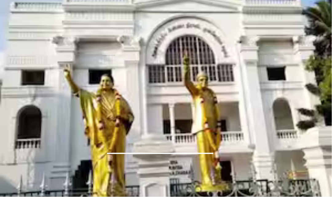 அதிமுக ‘இரட்டை இலை’ சின்னம் தொடர்பான வழக்கு குறித்து கேள்வி எழுப்பிய டில்லி உயர் நீதிமன்றம்.