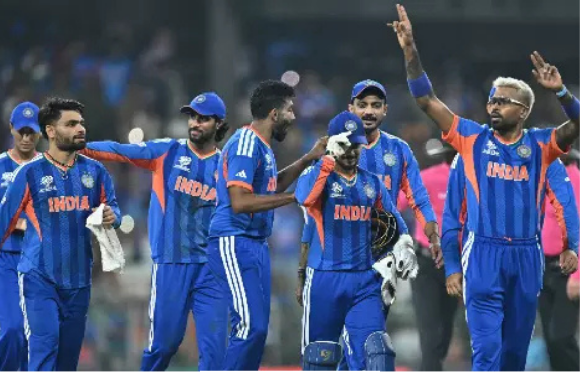 சென்னை சேப்பாக்கம் மைதானத்தில் ஜிம்பாப்வேக்கு எதிராக விளையாடும் இந்திய கிரிக்கெட் அணி.