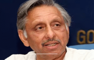 மணிசங்கர் அய்யர் நிருபர்களிடம் பேட்டி அளிக்கும் காட்சி.