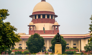 “உச்ச நீதிமன்றத்தை தலைமை நீதிபதி சூர்யகாந்த் தலைமையில் SIR வழக்கை விசாரித்து முடிக்கிறது — SIR செயல்முறைக்கு தடைகளை அனுமதிக்க மாட்டோம் என்ற உறுதி.”