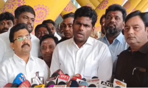 திருப்பூரில் நிருபர்களை சந்திக்கும் அண்ணாமலை