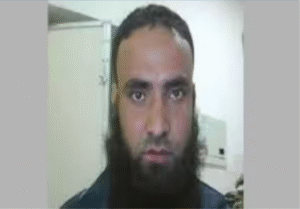 பயங்கரவாத சதி வழக்கில் கைது செய்யப்பட்ட லஷ்கர்-இ-தொய்பா தளபதி ஷபீர் அகமது லோன் தொடர்பான விசாரணையில் ஈடுபடும் டில்லி போலீசார்