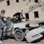 ஆப்கான்–பாகிஸ்தான் எல்லைப் பகுதியில் ராணுவ வாகனங்கள் மற்றும் பாதுகாப்பு படையினர் கண்காணிப்பு மேற்கொள்ளும் காட்சி.